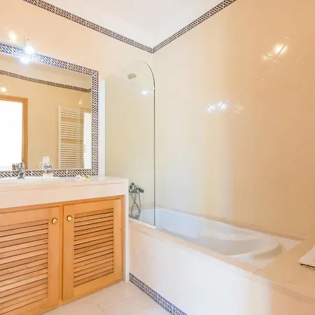 Pool Breeze Apartment